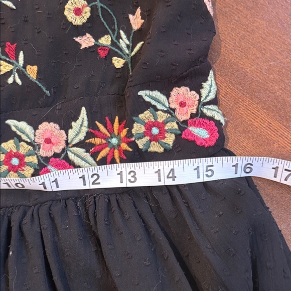 Embroidered top - Picture 8 of 9